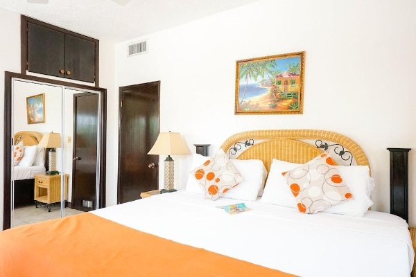 Royal Palms Hotel (Long Bay Village)